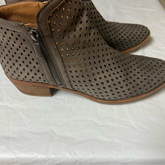 Lucky Brand Boots - Picture 2 of 8